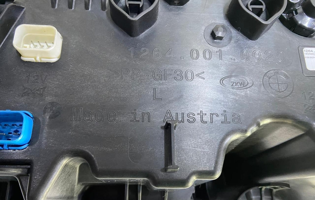 OEM BMW G70 7 SERIES Headlight LED Left Side Brand New ECE LHD 4A276F3 No module