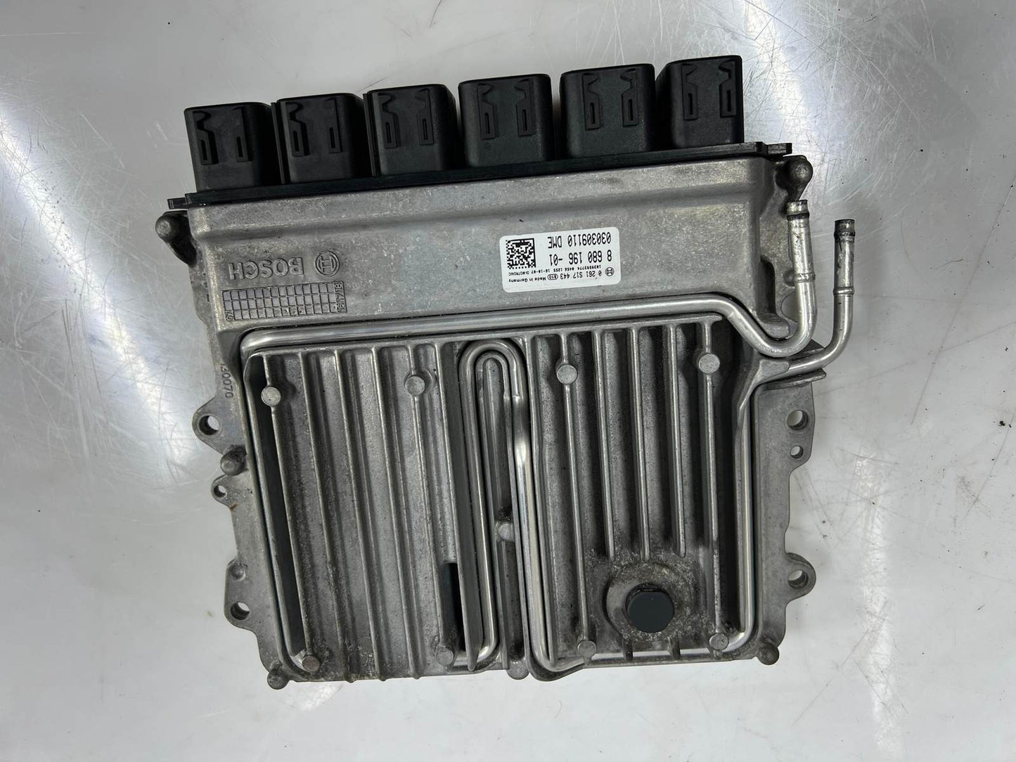 2016-2018 BMW 7 Series G11 G12 750li Engine Control Unit 8680196