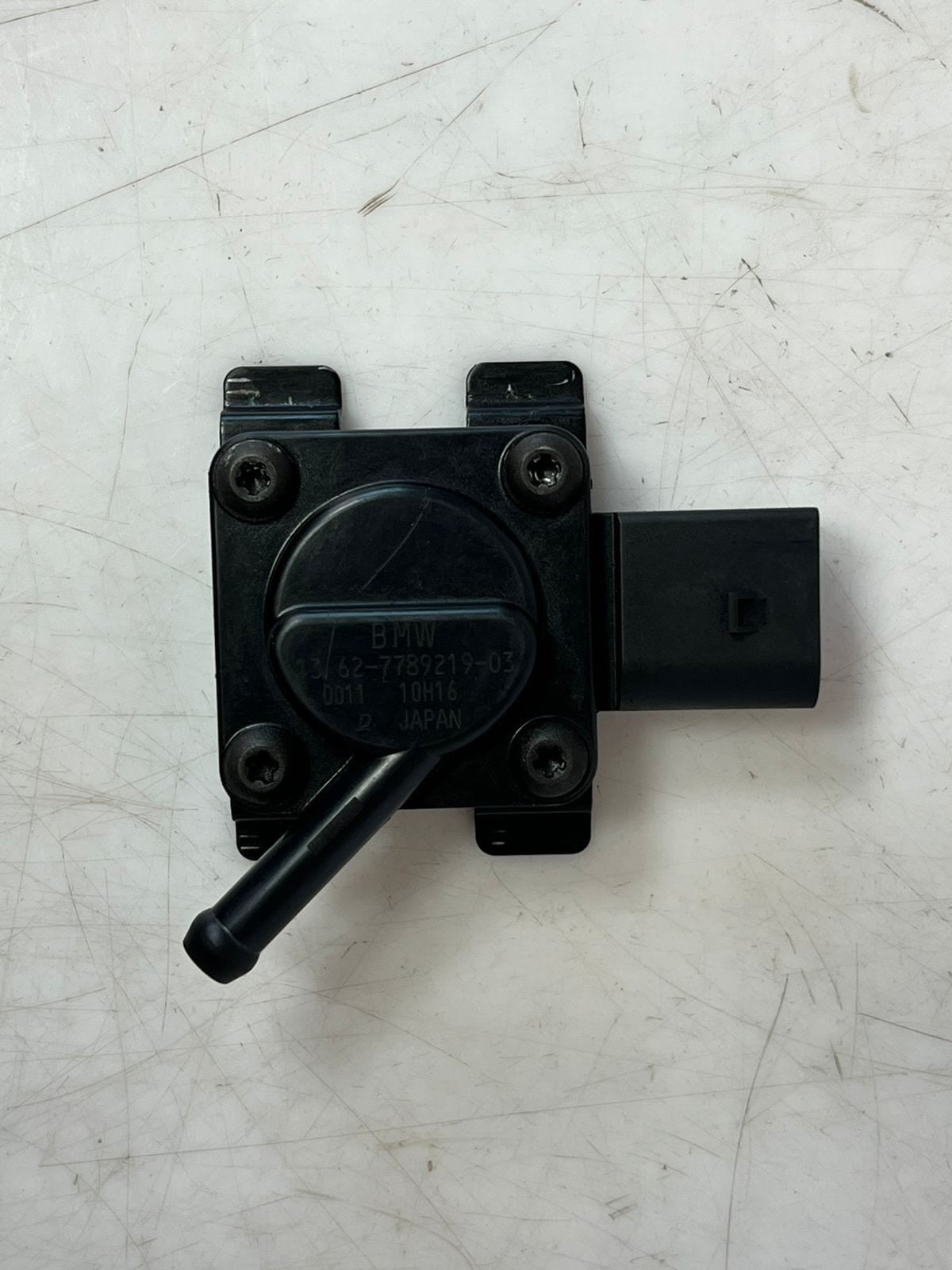 BMW E60, E90, E91, E92, E53 Exhaust Gas Pressure Sensor 7789219 OEM
