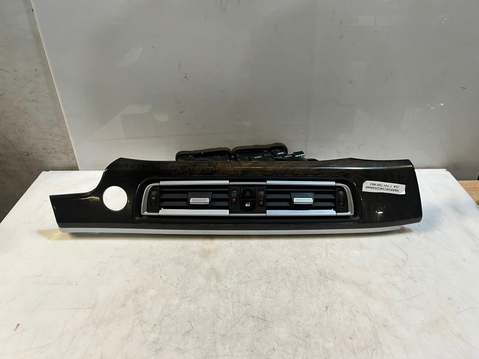BMW 7 Series F01 F02 F03 F04 750i Center Dash Air Vent 9115859 OEM USA LHD