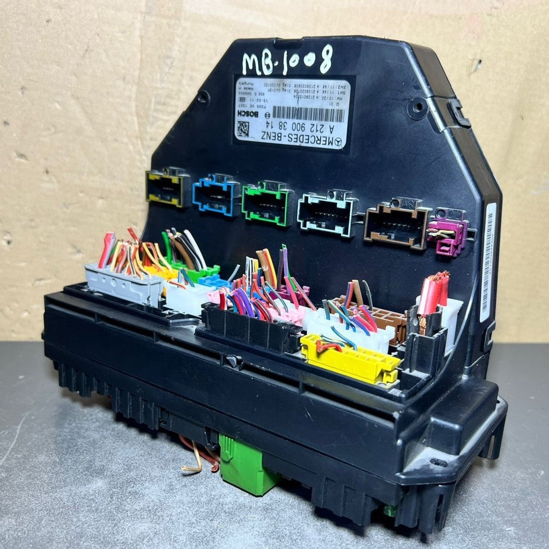 10-16 Mercedes-Benz W212 W204 Front SAM Module Relay Fuse Box A212 9003814 OEM