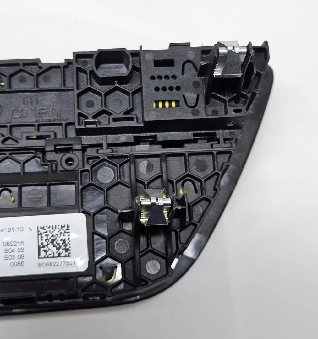 6822775-16-19 BMW 740i G11 G12 A/C and Heater Control Panel OEM