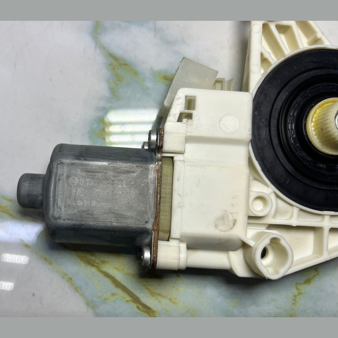 13-18 Mercedes-Benz W246 B-Class CLA Window Motor Front Right Side A246 9065200