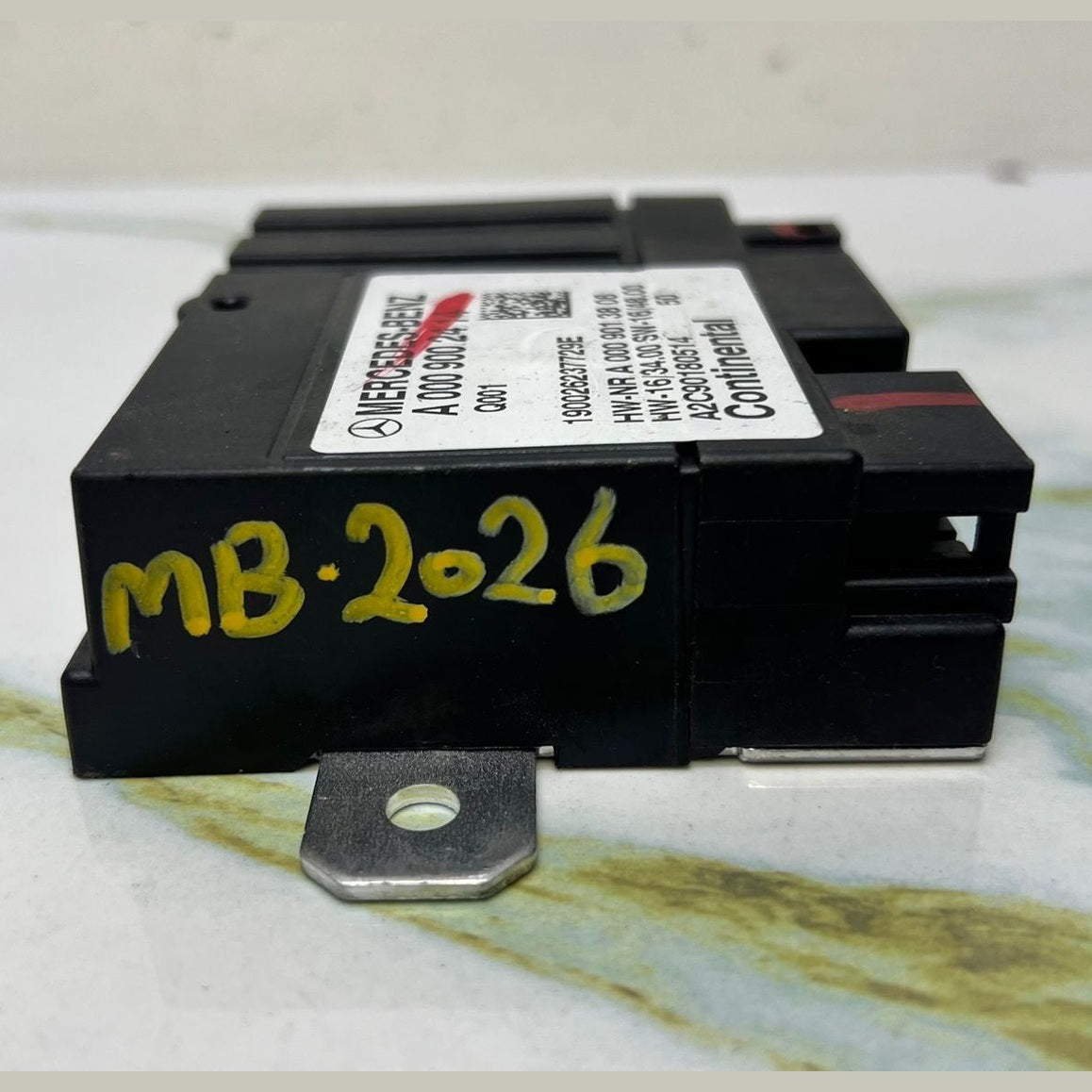 Mercedes-Benz Fuel Pump Computer Control Module A 000 900 24 14 GLC350