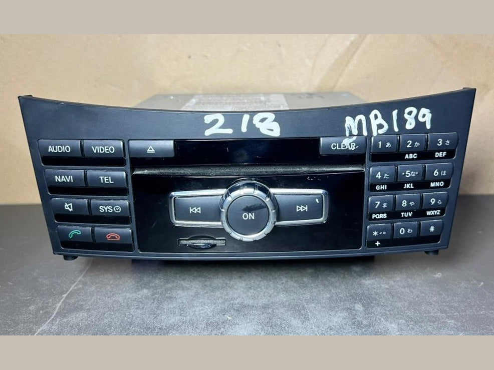 Mercedes W218 Navigation Command Radio Audio Head Unit CD Player A218 9008702