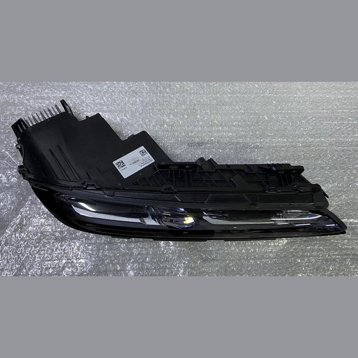 OEM BMW 7 Series G70 Headlight Upper LED Front 9879936 Right Side Used 15-20 km