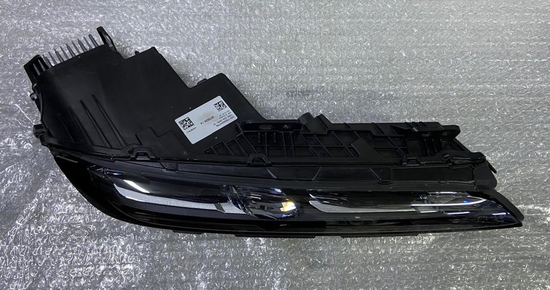 OEM BMW 7 Series G70 Headlight Upper LED Front 9879936 Right Side Used 15-20 km