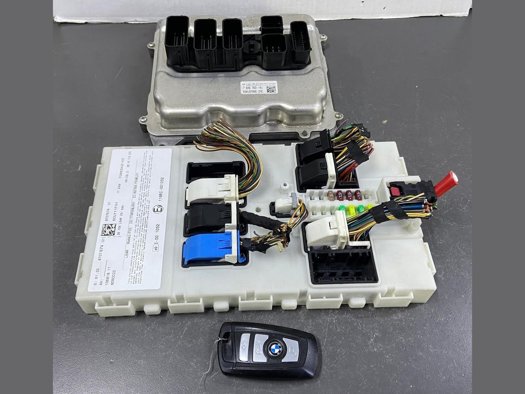 OEM BMW 328i F30 2012 N20B ENGINE CONTROL UNIT ECU SET DME 7646763
