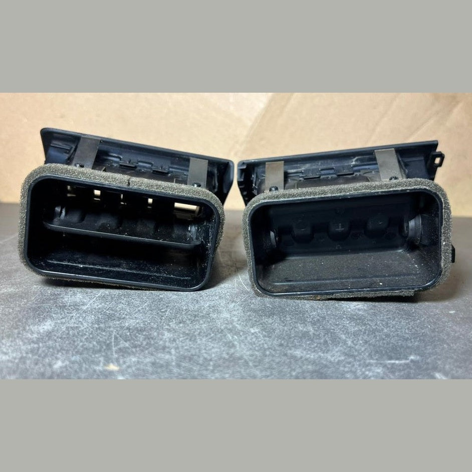 08-10 Mercedes W204 Class Front Dashboard Left  Right Heater A/C Air Vent