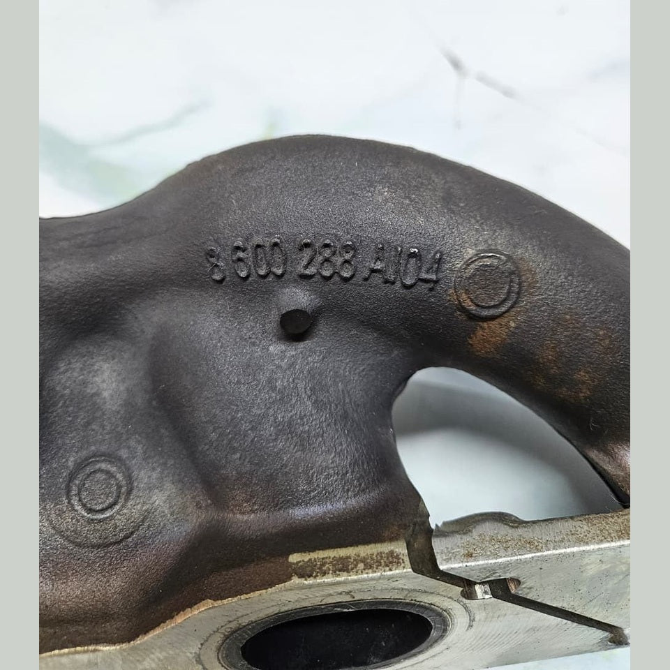 2015-19 BMW G11 G12 X5 G05 F15 with 4.4 V8 N63 engine Exhaust Manifold 8600288