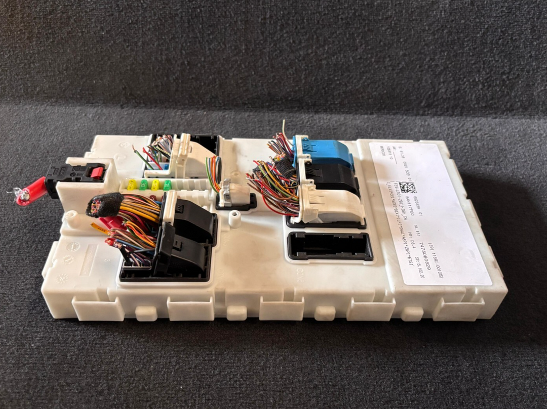 BMW F30 F31 LCI 330E B48 ENGINE CONTROL UNIT ECU FEM NO KEY 8678939