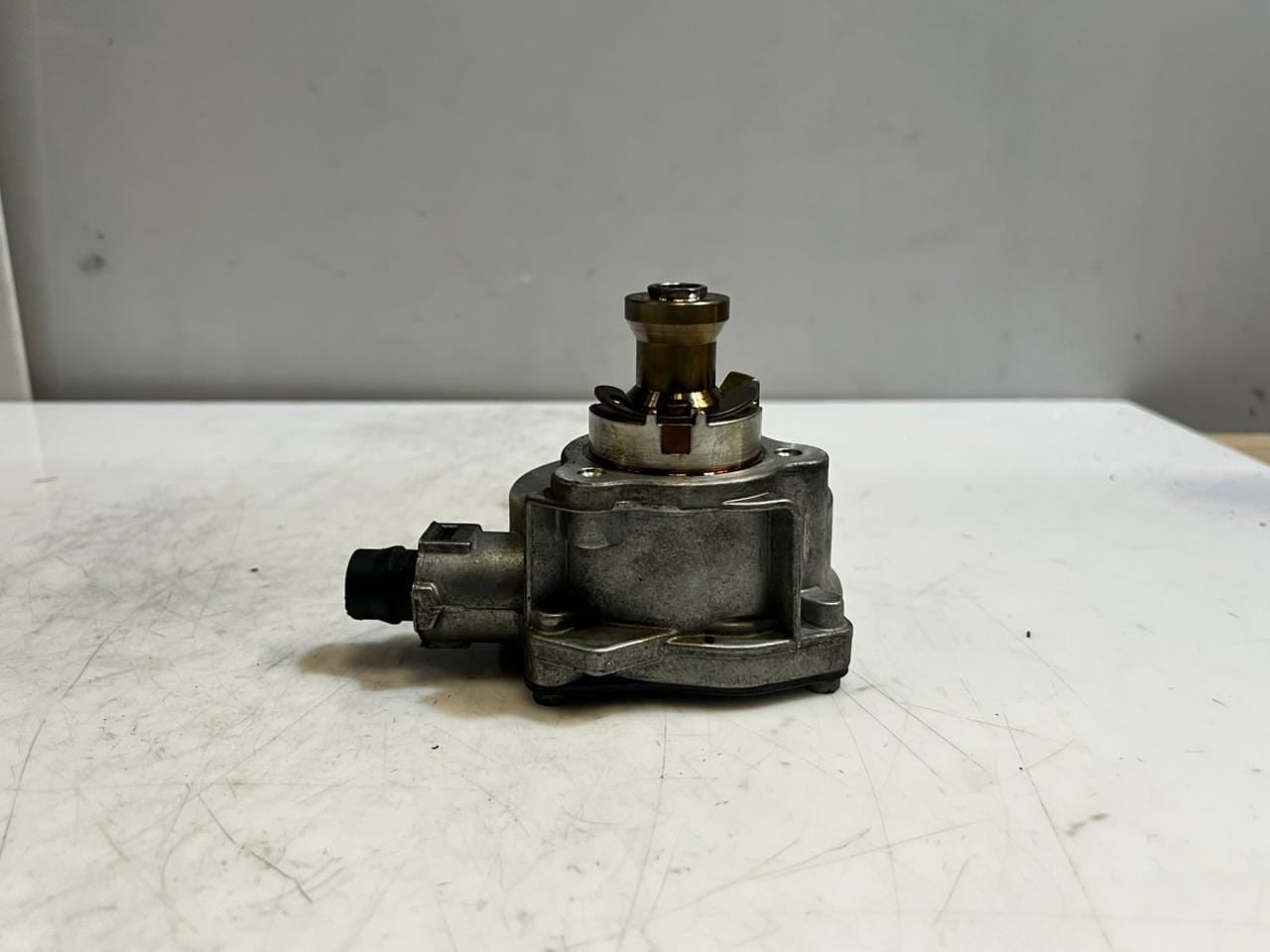 2009-2013 BMW 328i E60 E70 E81 E83 E90 X3 X5 Z4 Brake Vacuum Pump 7558344 OEM