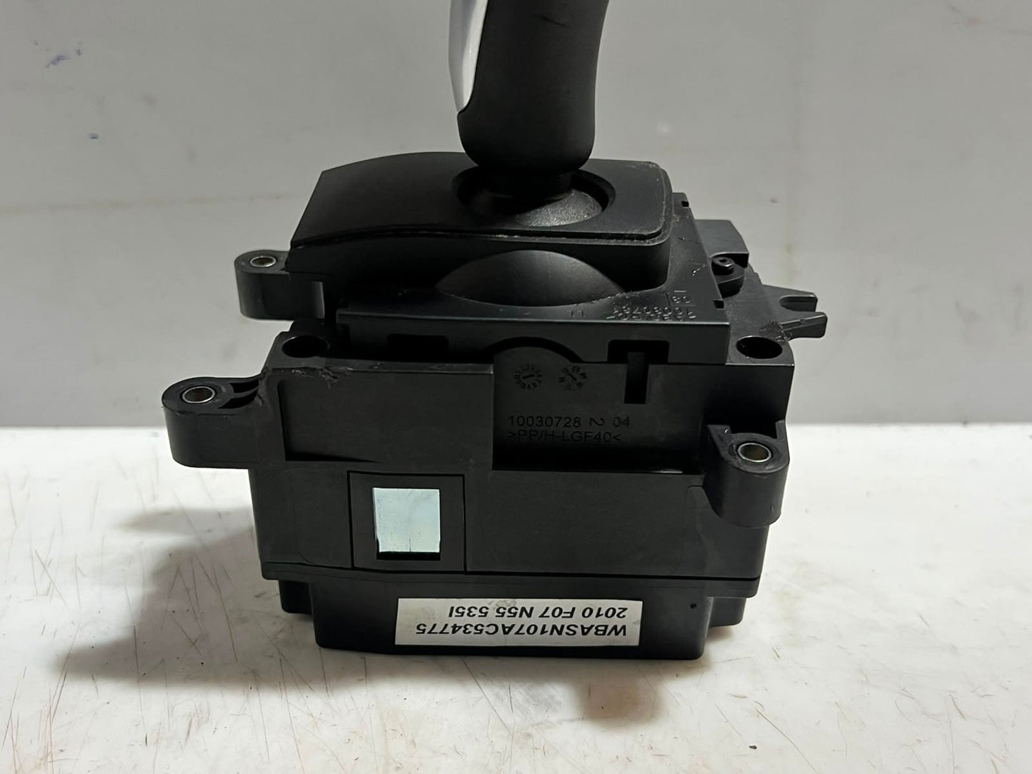 2011 BMW 550i, 5 Series F10/F11 7' Automatic Gear Selector Shifter 9218101 OEM