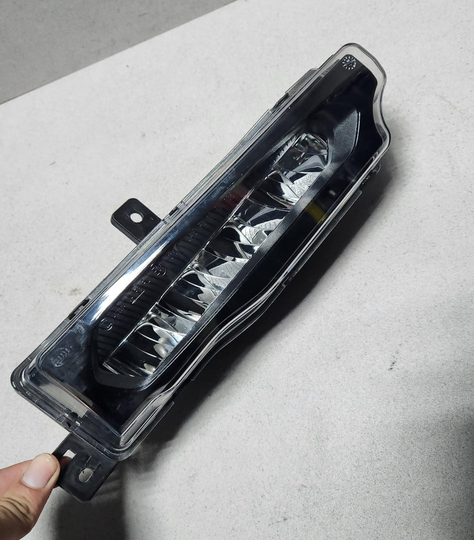 2019-2021 BMW X3 Front Right Fog Light 9492772 X3 G01 OEM