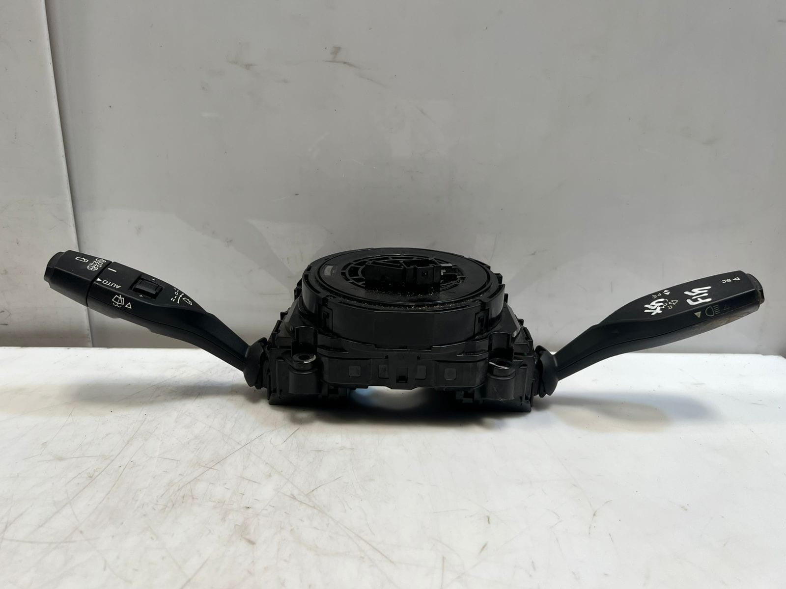 2015-2019 BMW X1 F48 X3 F25 X5 F15 2' F45 Switch Cluster Steering Column 9261757
