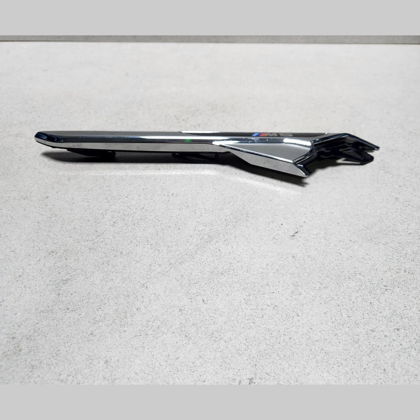 2016-2023 BMW M5 Front Fender Air Duct Trim 8063206 M5 F90