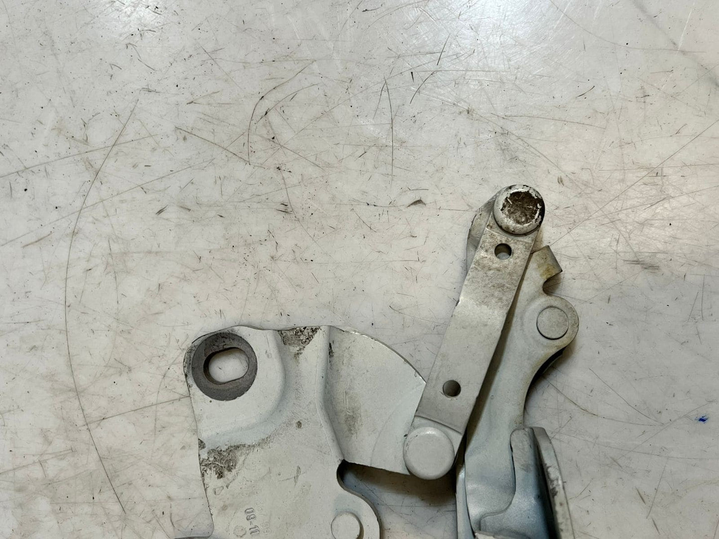 2011-2016 BMW 528i 5 Series F10 F11 6' F12 F13 M5 M6 Bonnet Hood Hinge 7249888 