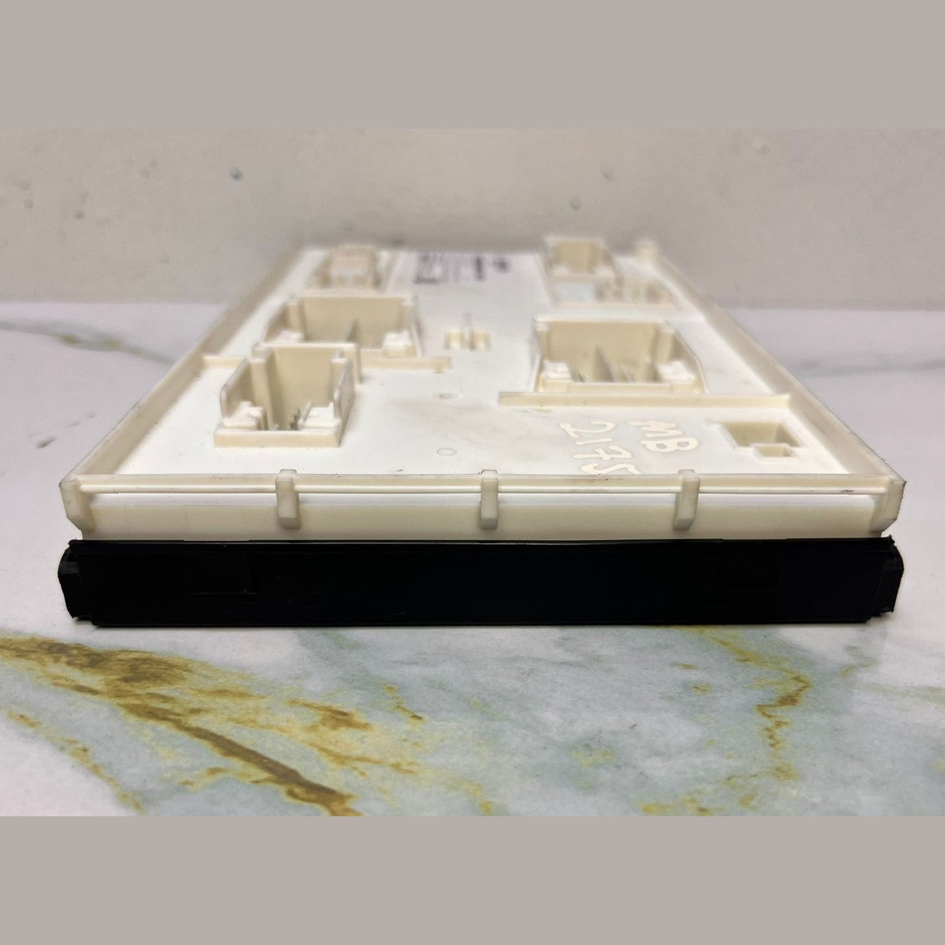 2015-2019 Mercedes-Benz W156 GLA250 Body Comfort Control Module Unit A 156 900 5