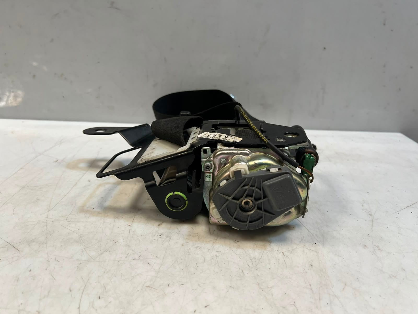 2013-2018 BMW X5 F15 X6 F16 Front LEFT Seat Belt 628641600 OEM