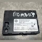 03-06 Mercedes W203 C-Klasse Zentrales Gateway-Steuergerät A203 4450000 OEM