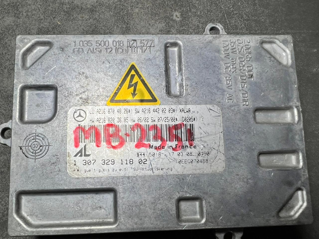 Mercedes Benz W221 Xenon Light Headlight Control Module Unit A216 8704826 OEM