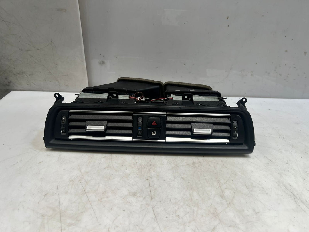 BMW 5 Series F10 F11 Dashboard Fresh Air Grille Center 9209137 OEM