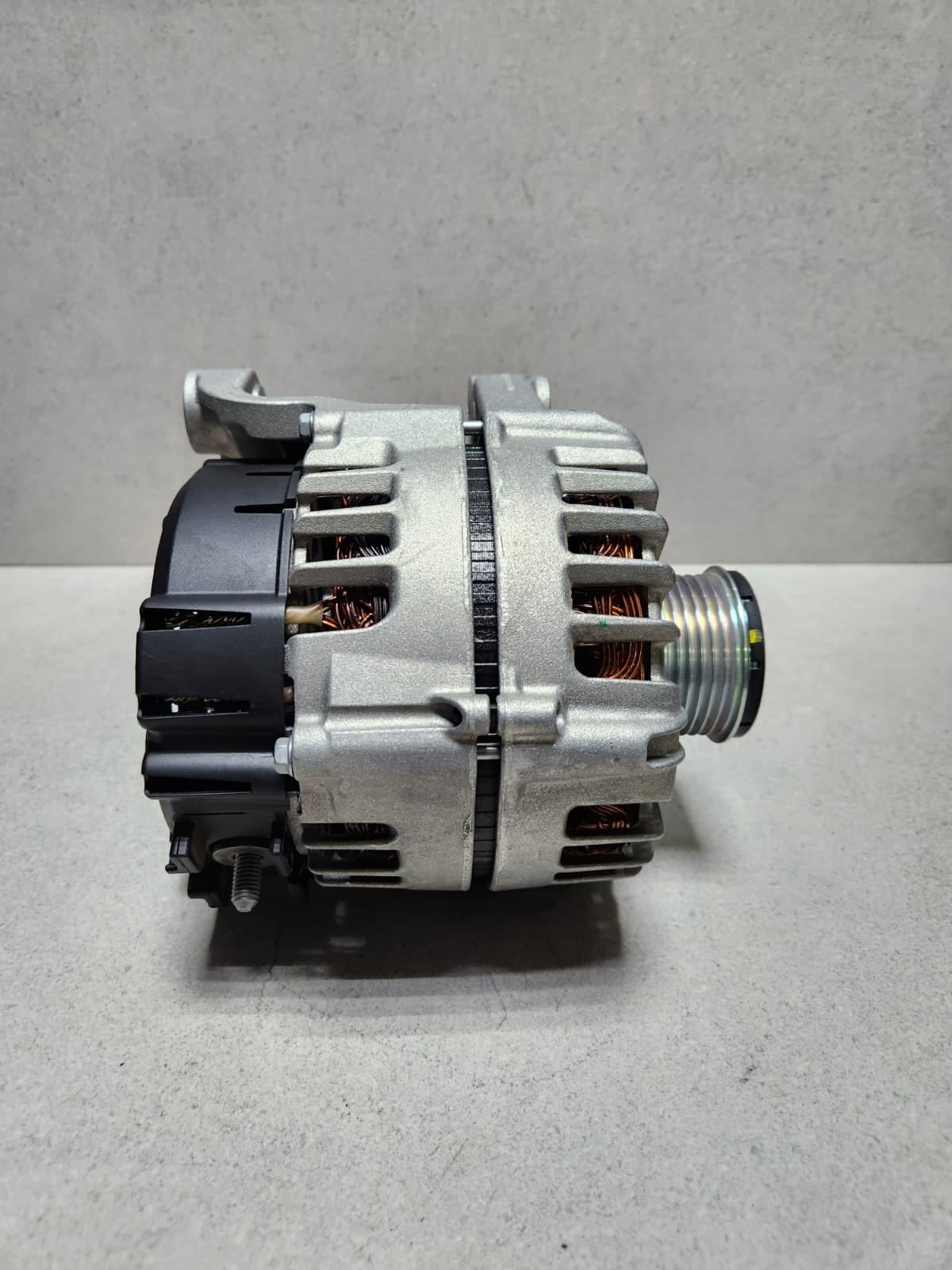 2015-2019 BMW X6 Alternator 8570675 X5 F15 and X6 F16 N57 DIESEL 