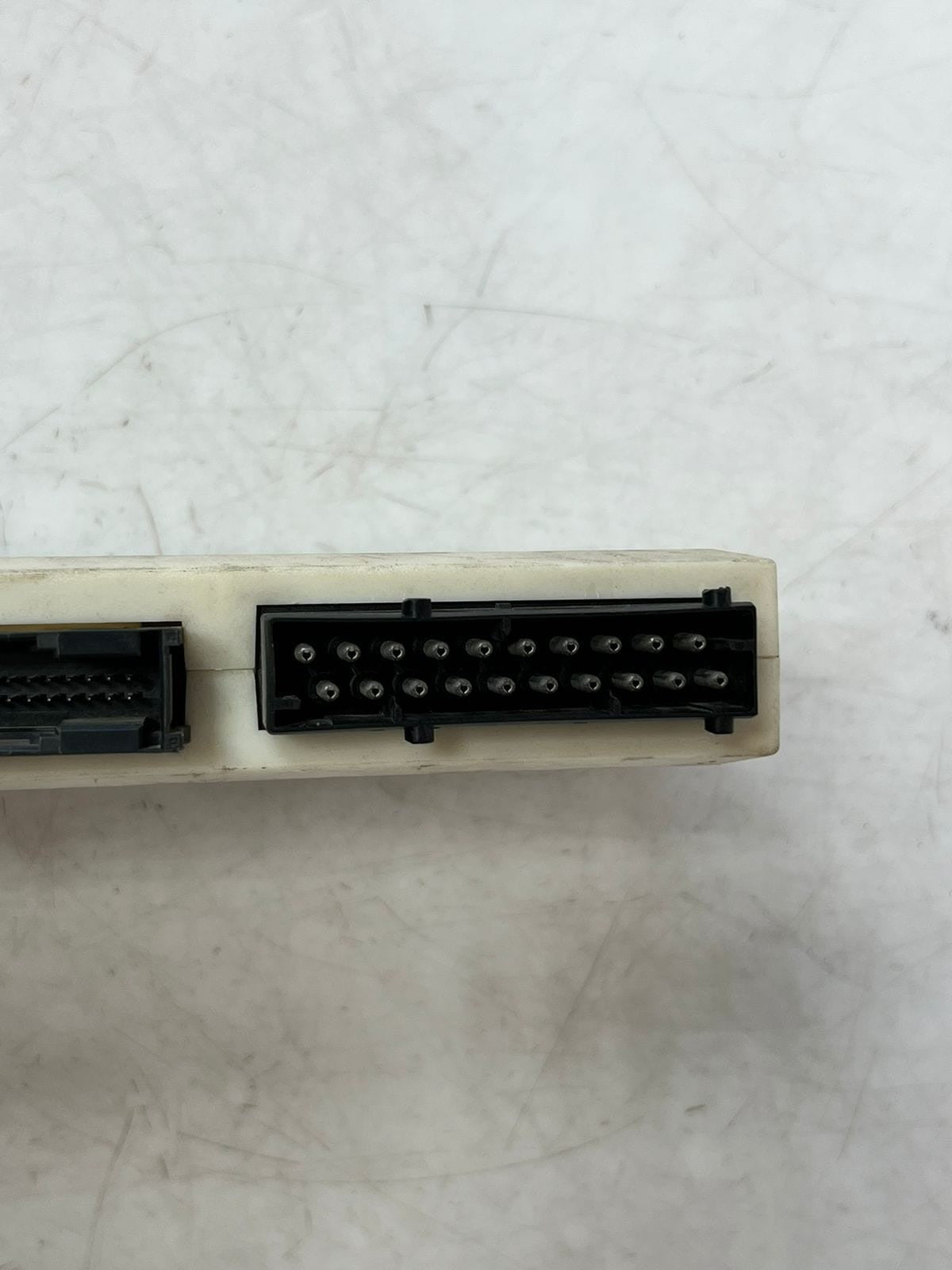 BMW 5 Series E39 GM III Body Control Module BCM 8381963 OEM