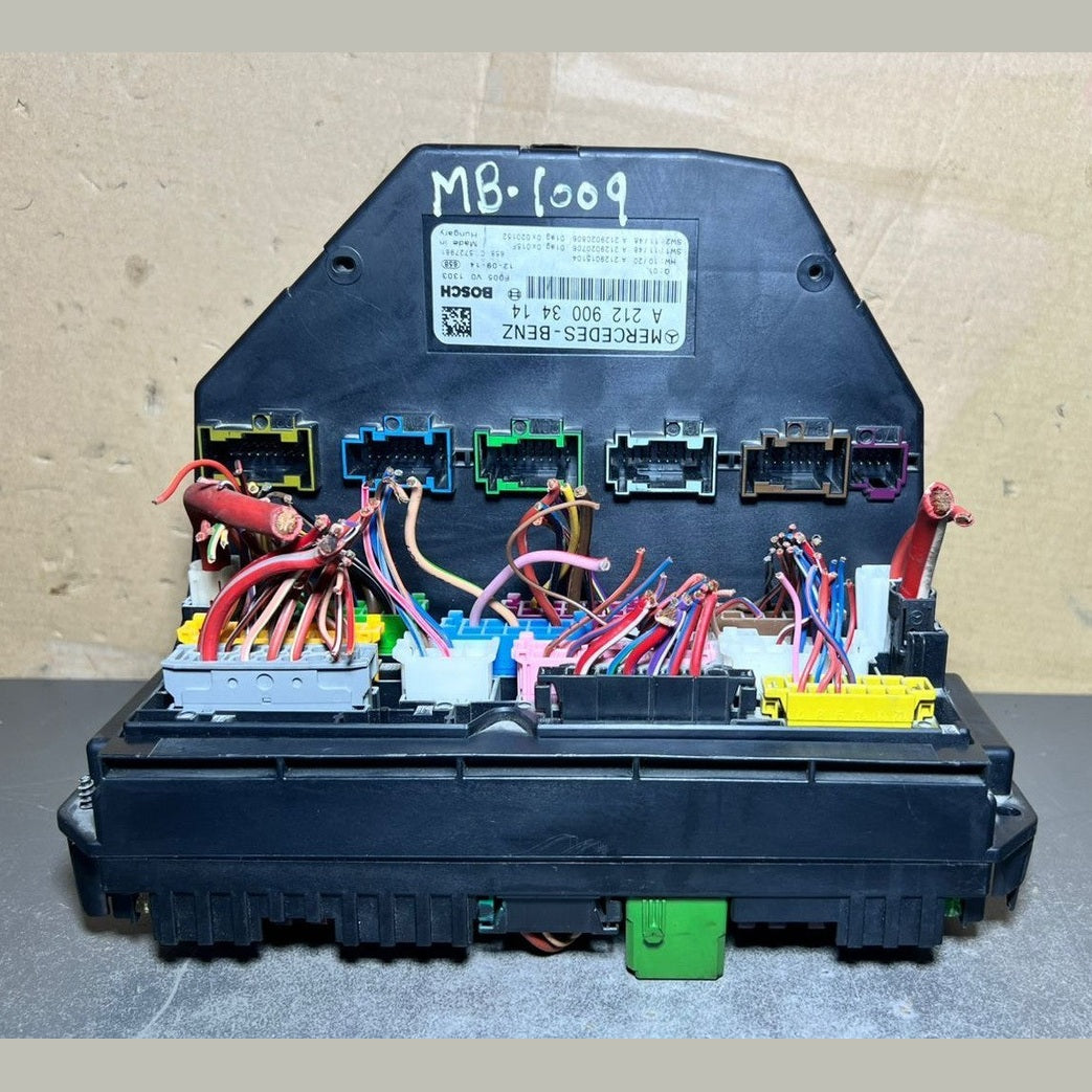 10-20 Mercedes W212 E350 SLK350 C250 Front SAM Module Relay Fuse Box OEM