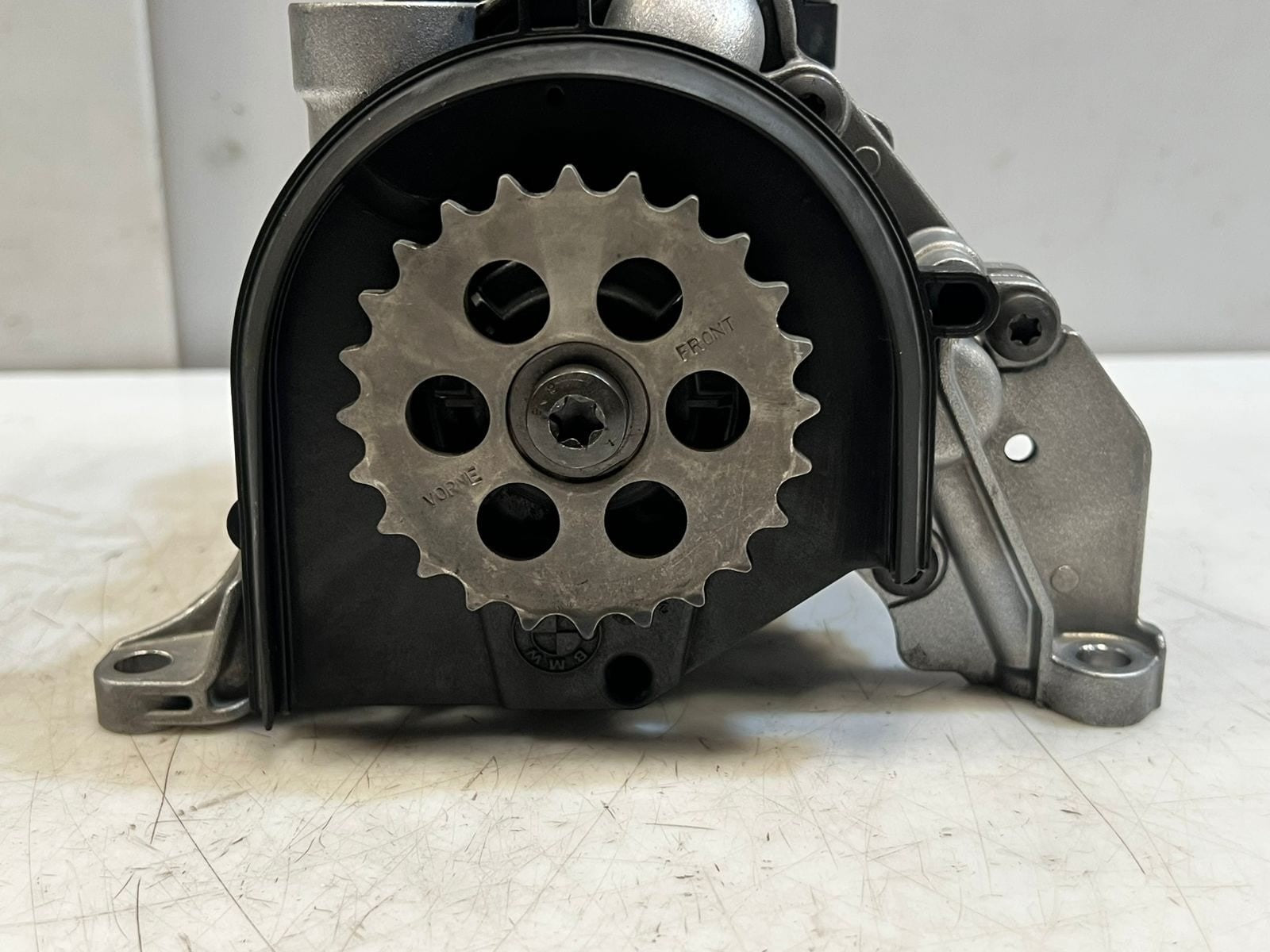 BMW 1 Series F20 5 Series F10 F11 ENGINE Oil Vacuum Pump 8511459 OEM