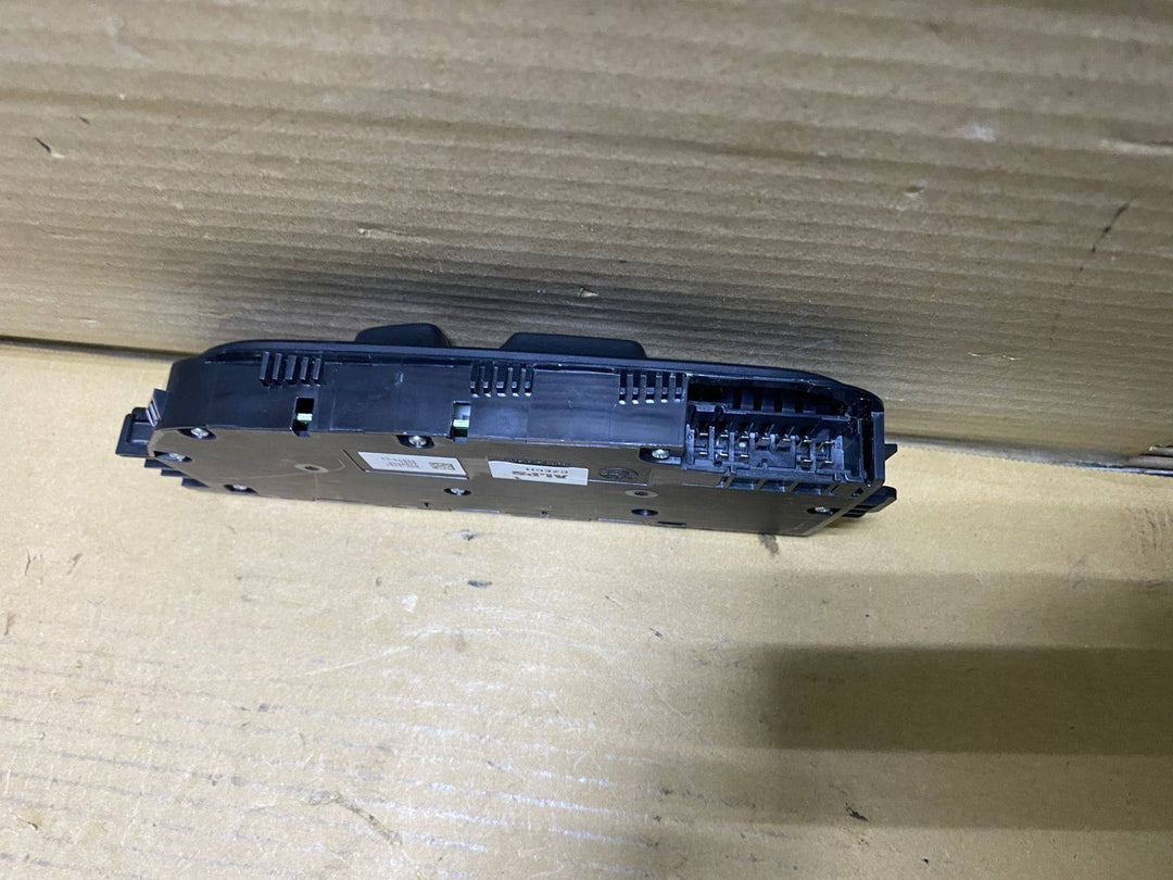 2018-2023 BMW 540i Seat Adjustment Power Control Switch 9458828 G30 G31 5 Series