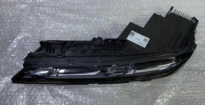 OEM BMW 7 Series G70 Headlight Upper LED Front 9879935 left Side