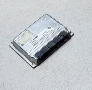 2001-2005 BMW 325i Engine Control Unit 7509942 5 Series E39
