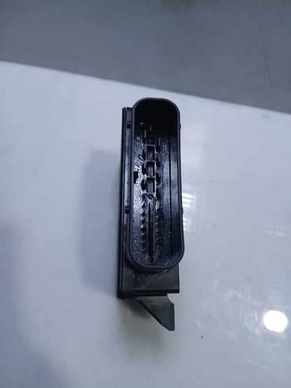 BMW 5 Series F10 F11 F12 F13 F25 F26 650i Parking Brake Control Module 6858017