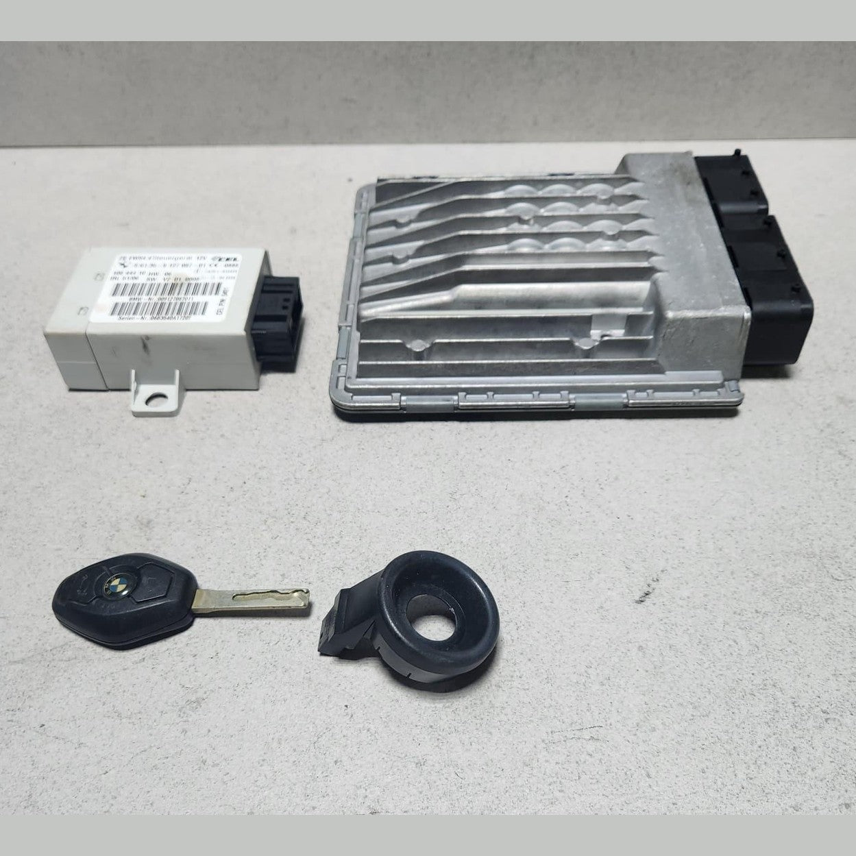 2007-2008 BMW X3 Engine Control Module 7567609 MSV80 ECU SET 