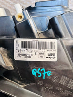 Bild in die Galerieansicht laden, Bmw X1 E84 2009 to 2012 None Xenon Headlight Right side 8909350