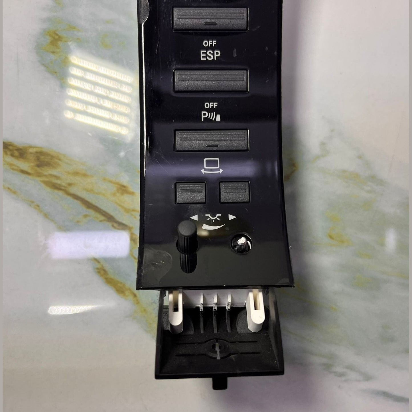 2007-2009 Mercedes-Benz S550 Switch Strip A 221 870 15 58 S-Class W221