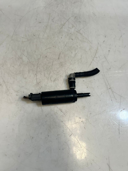 BMW F20 F30 F35 F10 F07 F01 F02 F25 E70 E71 E89 Headlight Washer Pump 7217792