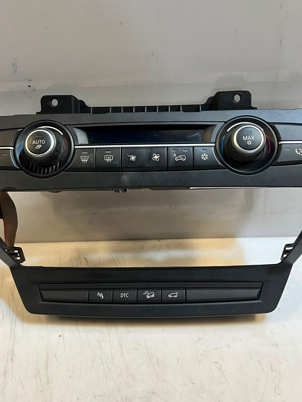 2007-2013 BMW X5 E70 and X6 E71 Air Conditioning Climate Control Unit 9193965 