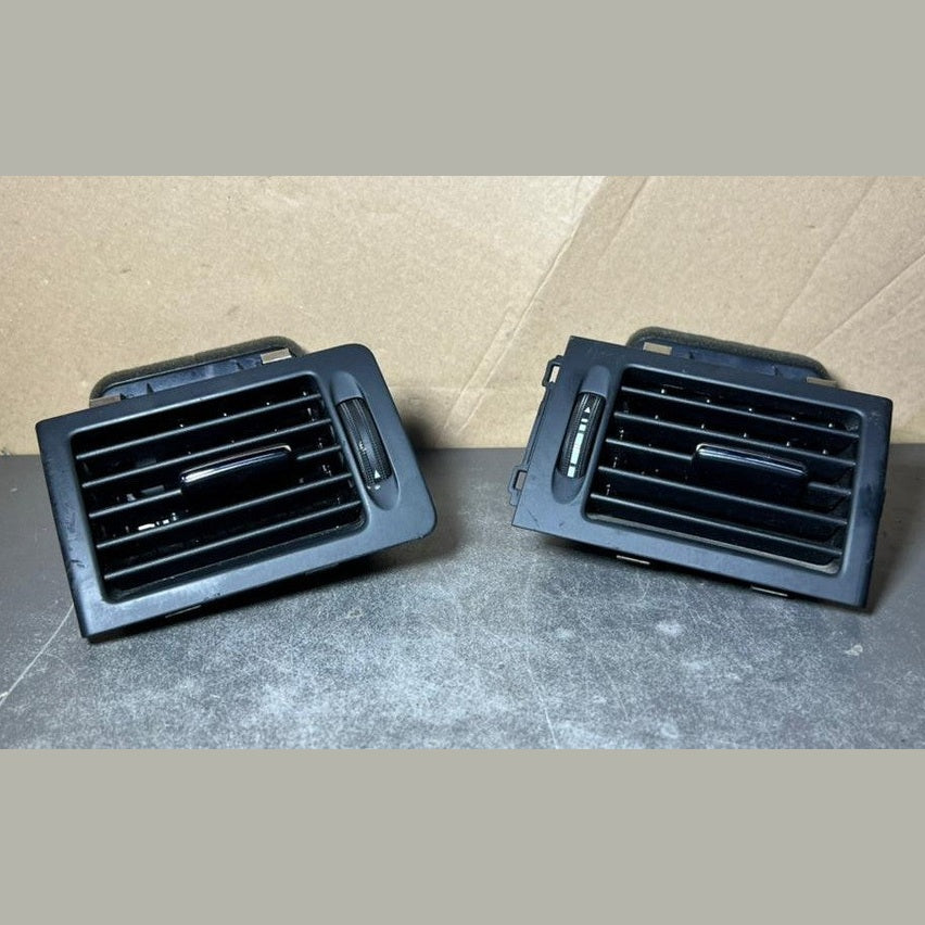 08-10 Mercedes W204 Class Front Dashboard Left  Right Heater A/C Air Vent