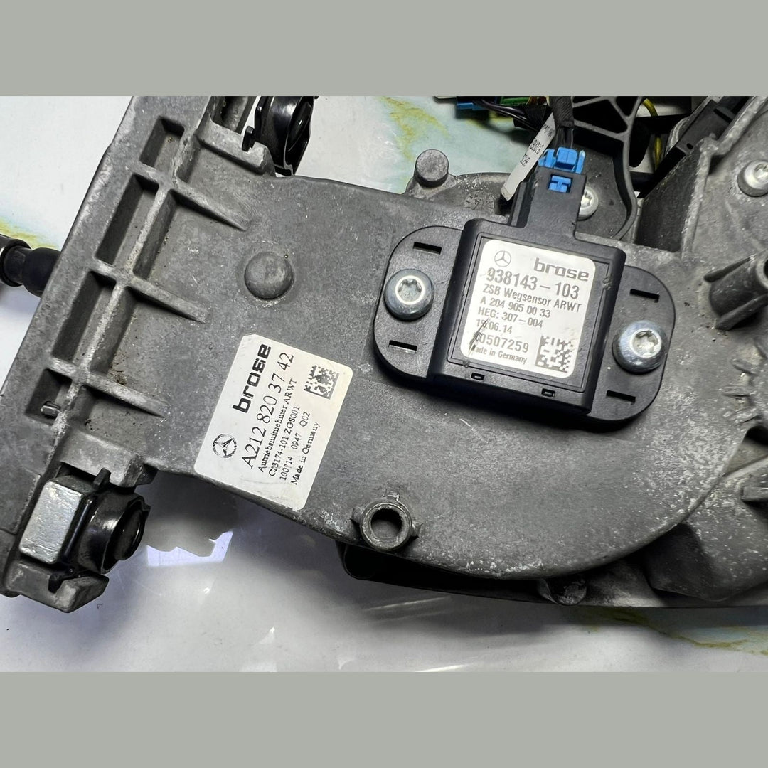 Mercedes W204 W212 Power Tailgate Liftgate Motor Actuator A212 8203742 OEM