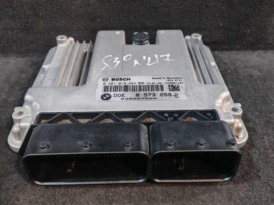 BMW 320d DIESEL N47N F30 F32 F34 F36 2013 ENGINE CONTROL ECU ONLY -  8573259