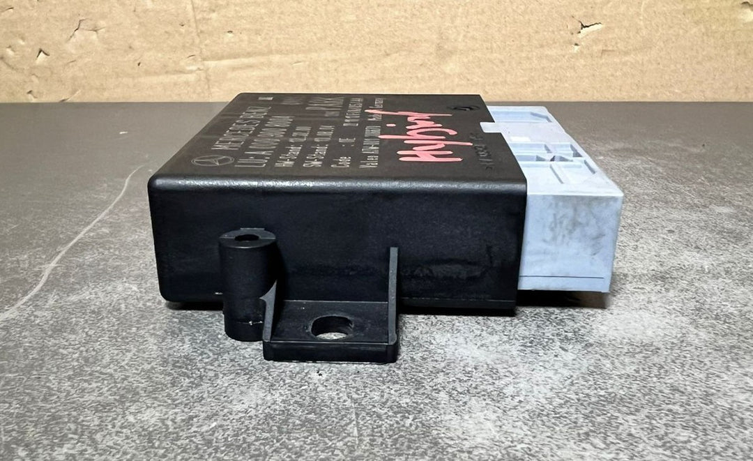 2014-2016 Mercedes E350 W212 Parking Distance Assist PDC Module A000 9008004 OEM