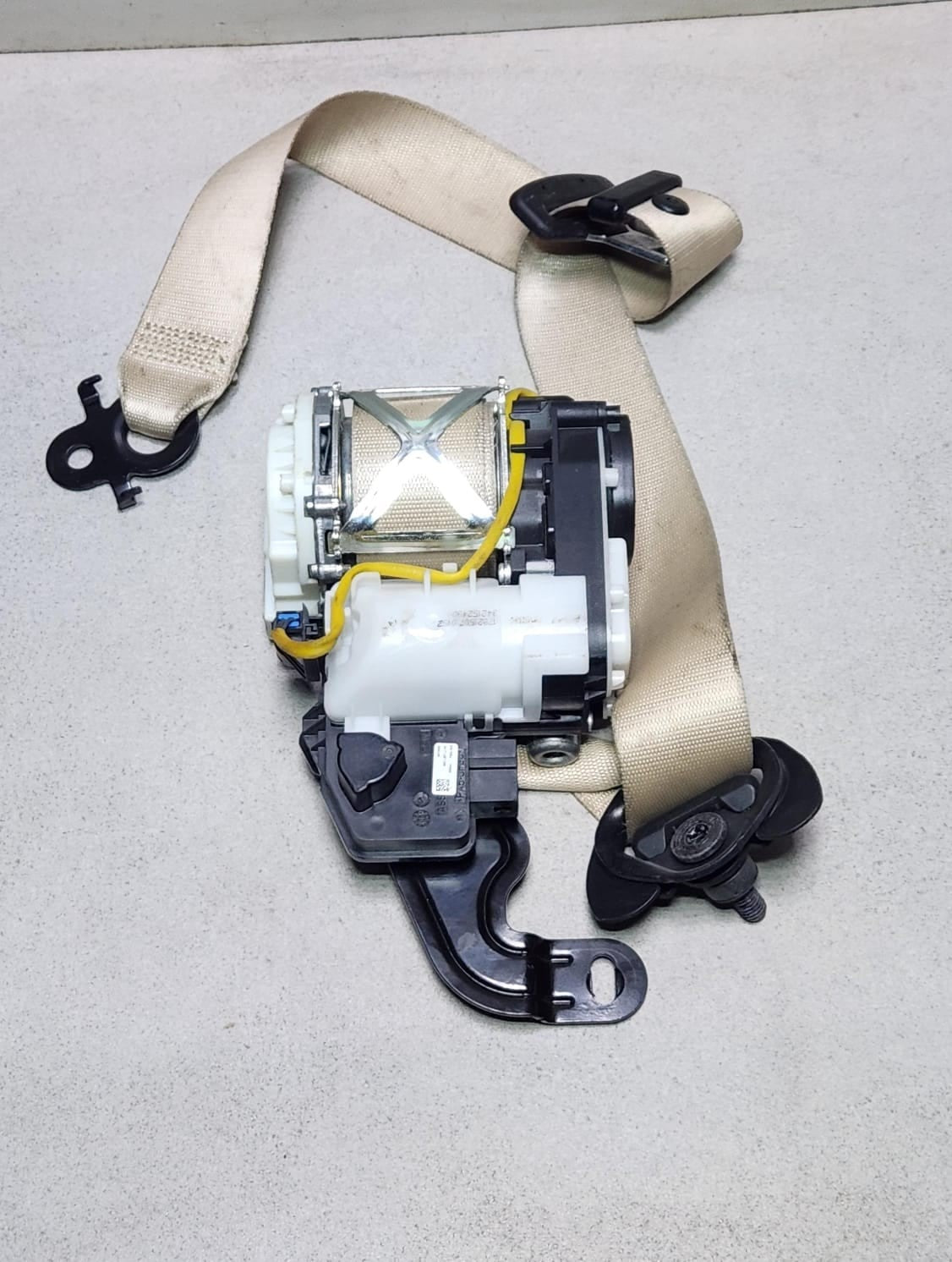 BMW Upper Seat Belt Front Right 7430118 5 Series G31 540iX