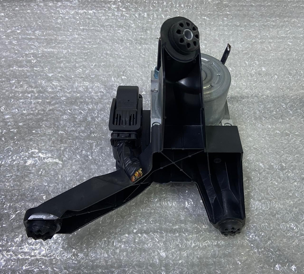 OEM BMW i3 0.6 Hybrid 125Kw ABS Pump Assembley 6883348 6883347