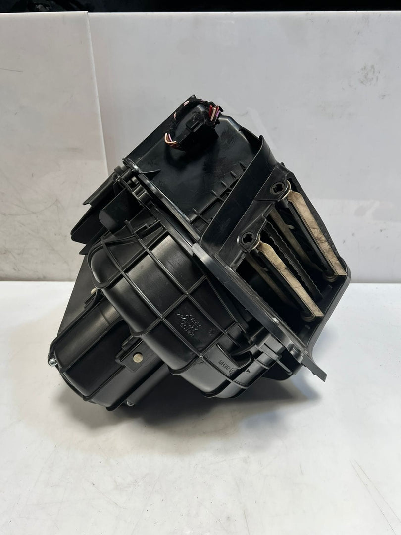 BMW 5' 6' 7' F10 F11 F06 F12 F13 F01 F02 AIR Heater Blower UNIT Motor 9243949