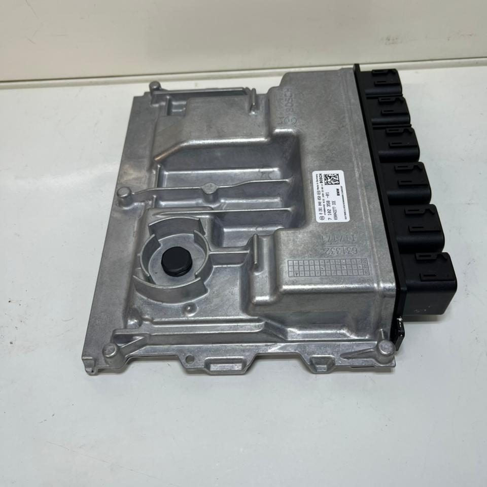 OEM BMW X5 G05 Engine Control Unit ECU Only DDE 7102358