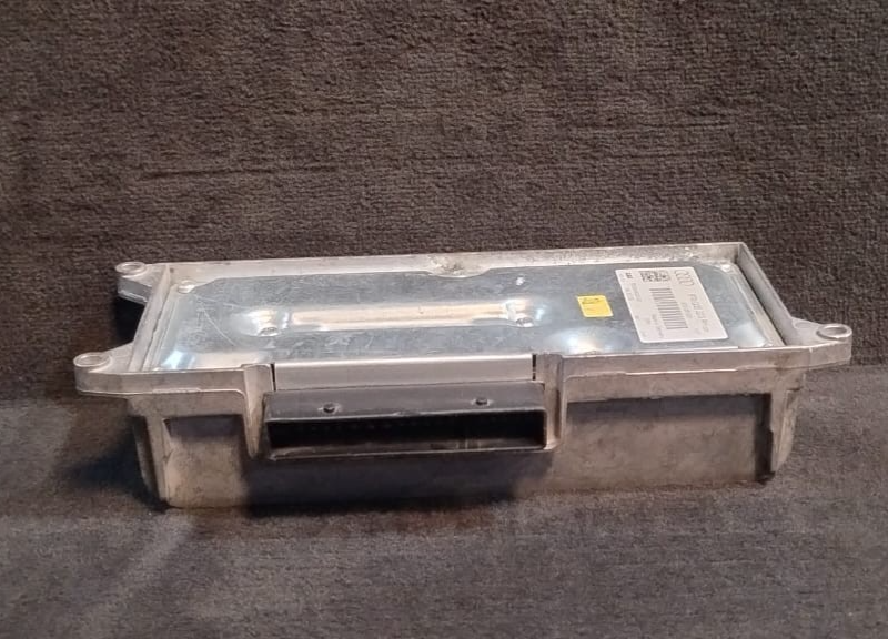 AUDI OEM  A4 A5 S5 Q5 B8 RADIO AMPLIFIER BOOSTER 8T0035223