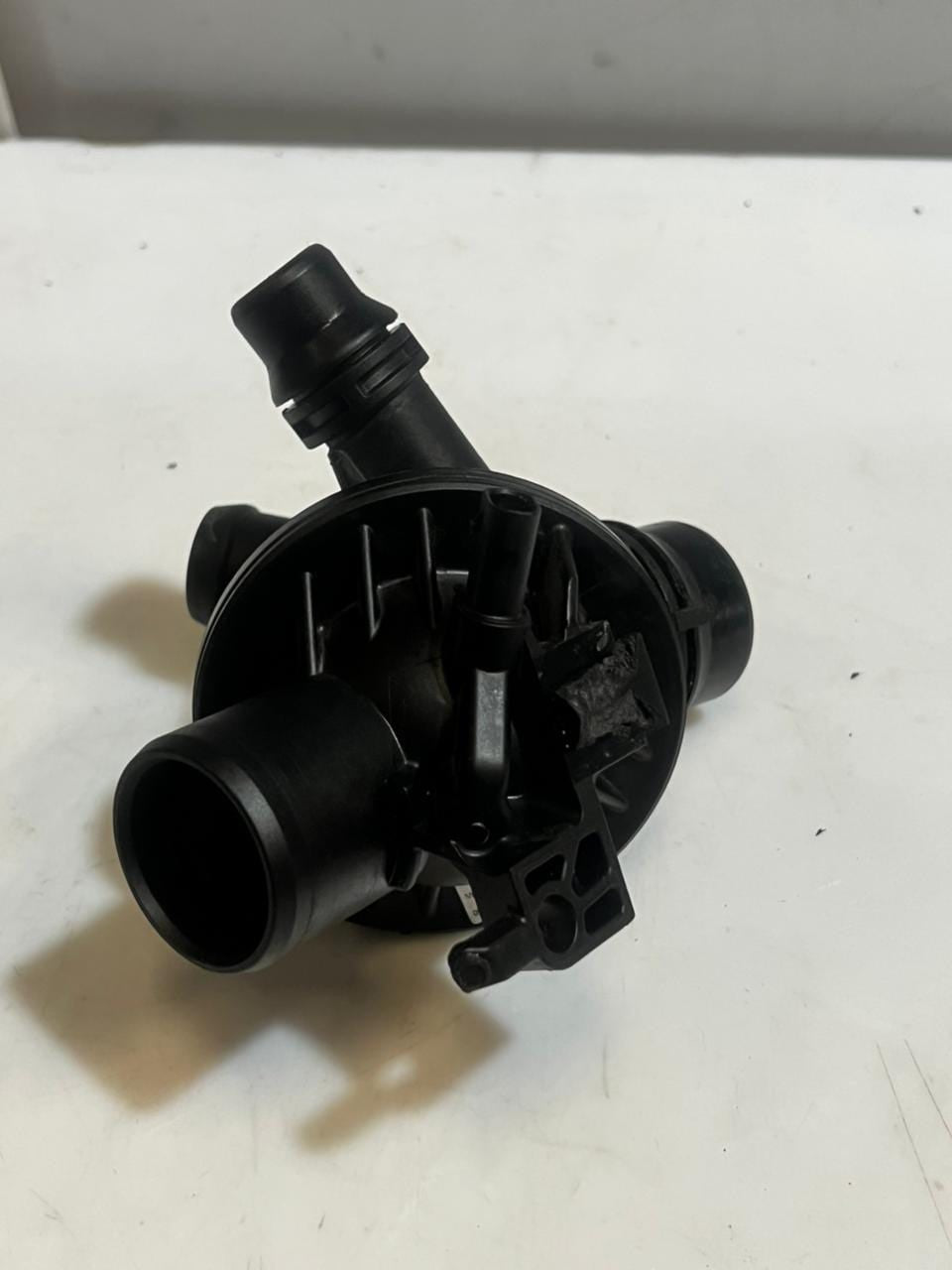 2011-2016 BMW X3 3 Series F30, 5 Series F10 Thermostat Housing 6601544 OEM