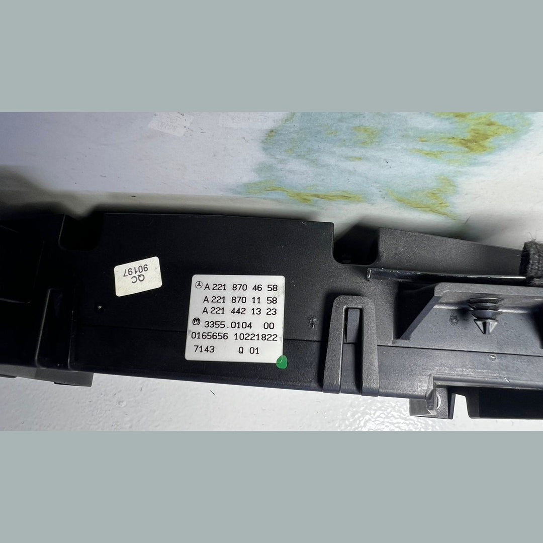 07–13 Mercedes Benz W221 S-Class AC Heater Climate Control Switch A221 8704658